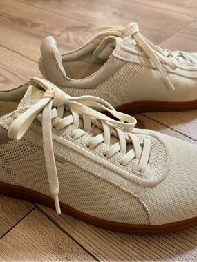 Vivaia V-Prime Unisex Lightweight Cream Knit Sneakers with Gum Sole